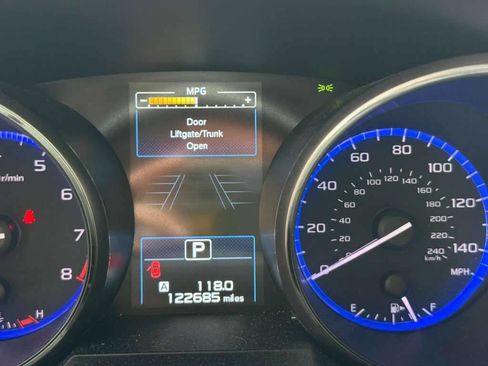 Used 2015 Subaru Outback 2.5i Limited AWD/4WD image 16