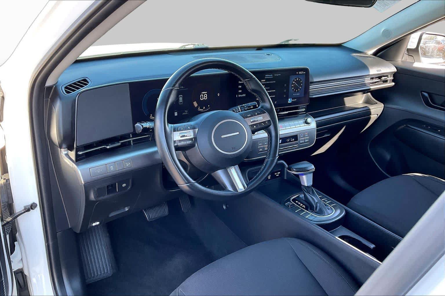 Used 2025 Hyundai Kona SEL FWD image 16