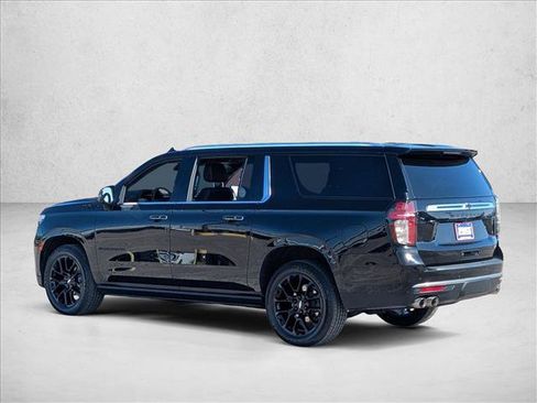 Used 2022 Chevrolet Suburban High Country image 8