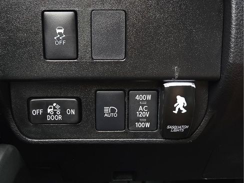 Used 2022 Toyota Tacoma TRD Off-Road w/ Technology Package AWD/4WD image 18
