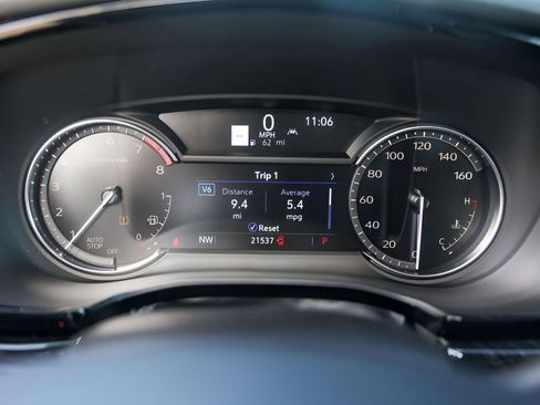 Certified 2025 Cadillac XT6 Premium Luxury image 11