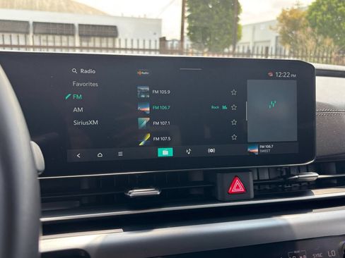 Used 2026 Kia Carnival FWD image 21