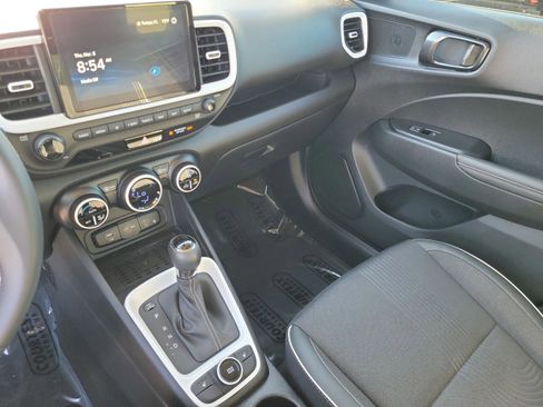 Certified 2024 Hyundai Venue Limited image 26