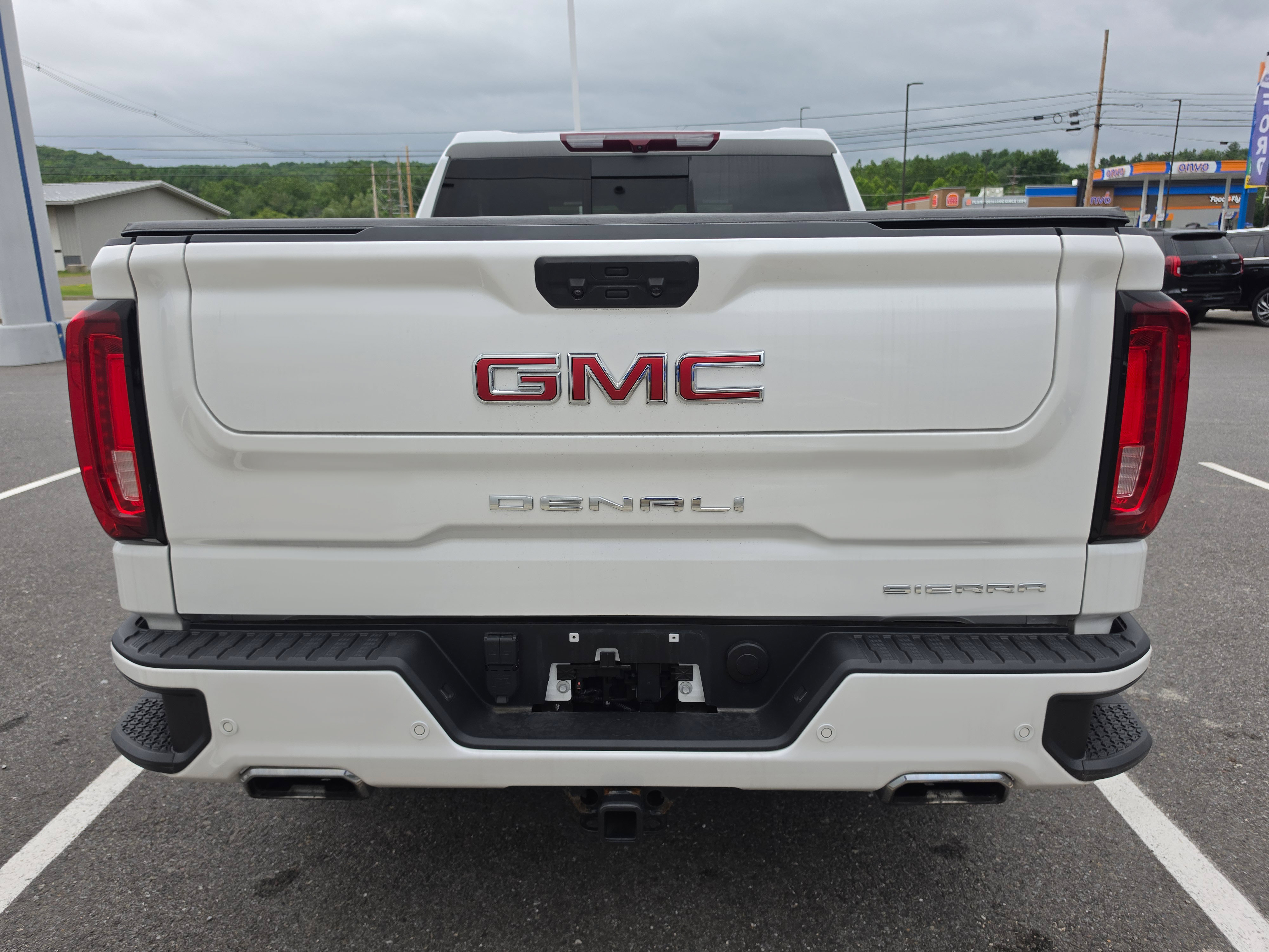 Used 2024 GMC Sierra 1500 Denali AWD/4WD image 4