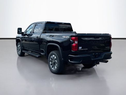 Used 2022 Chevrolet Silverado 2500 Custom AWD/4WD image 5