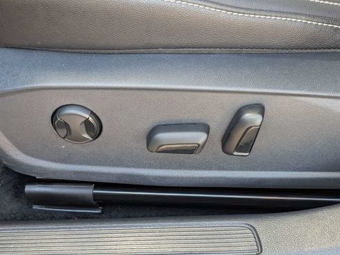 Certified 2026 Volkswagen Jetta SE FWD image 19