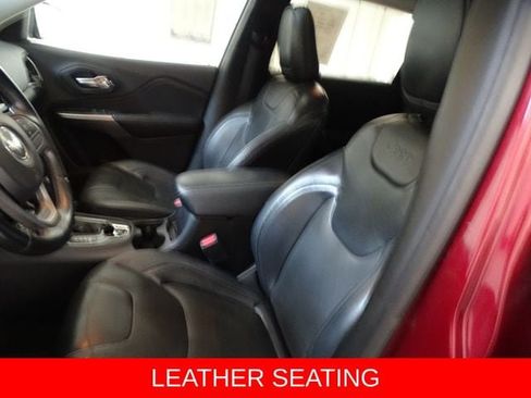 Used 2019 Jeep Cherokee Limited AWD/4WD image 2