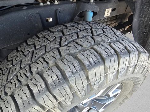 Used 2021 Toyota Tacoma TRD Off-Road image 30