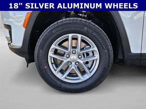 New 2026 Jeep Grand Cherokee L Laredo AWD/4WD image 5