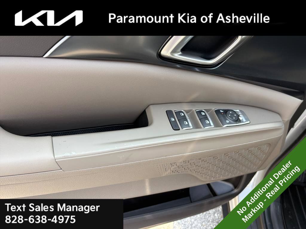 New 2027 Kia Carnival FWD image 25