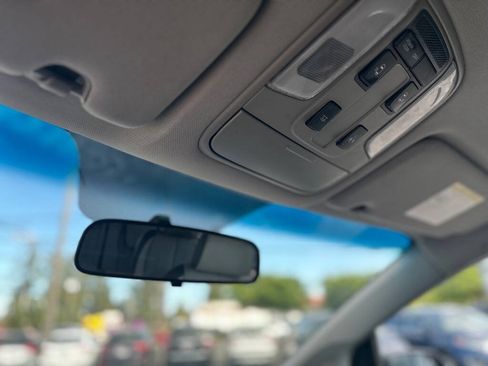 Used 2017 Kia Sedona LX w/ LX Essentials Premium Package FWD image 15