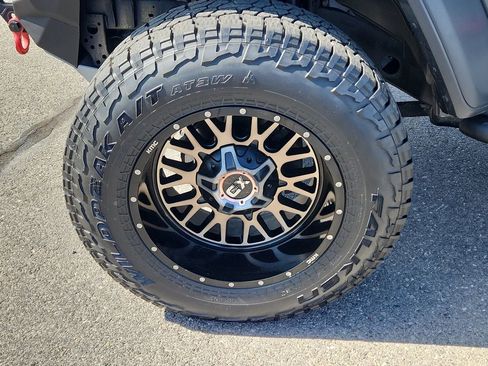 Used 2019 Jeep Wrangler Unlimited Rubicon w/ Uconnect 4C Nav & Sound Group AWD/4WD image 6