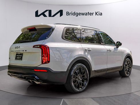 Certified 2022 Kia Telluride SX w/ Nightfall Edition Package AWD/4WD image 6