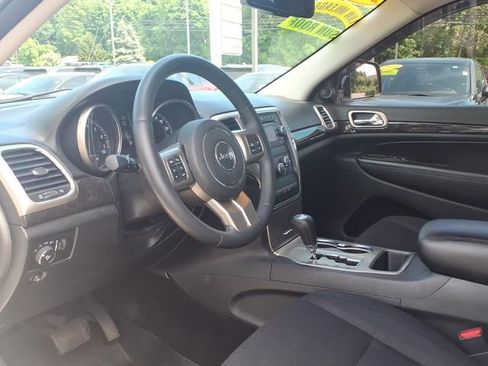 Used 2013 Jeep Grand Cherokee Laredo w/ Laredo E Group AWD/4WD image 23