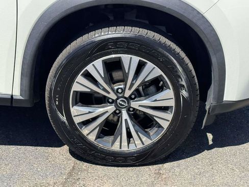 Used 2023 Nissan Rogue SV image 6