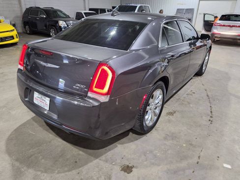 Used 2016 Chrysler 300 Limited AWD/4WD image 12