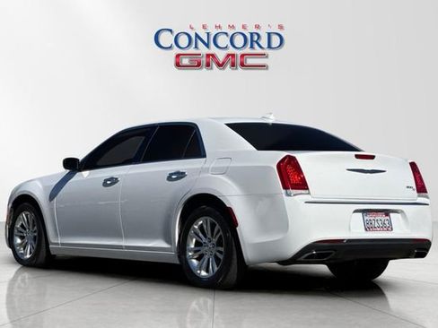 Used 2016 Chrysler 300 C image 6