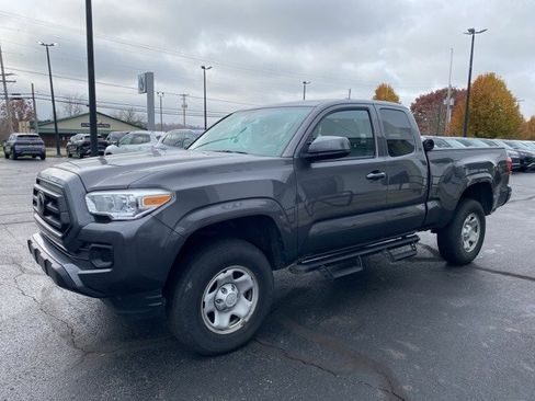 Used 2023 Toyota Tacoma SR image 6