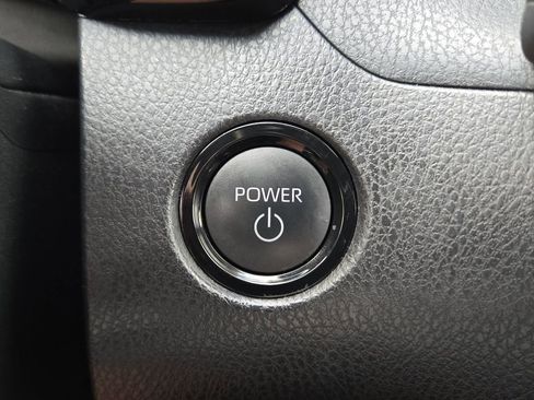 Used 2025 Toyota Camry SE w/ Convenience Package image 26