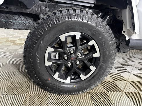 Used 2022 Jeep Gladiator Sport AWD/4WD image 32