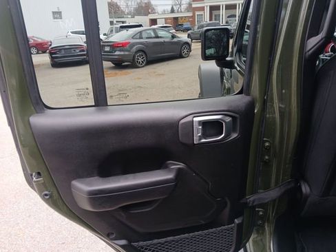 Used 2023 Jeep Wrangler Unlimited Rubicon w/ LED Lighting Group image 42