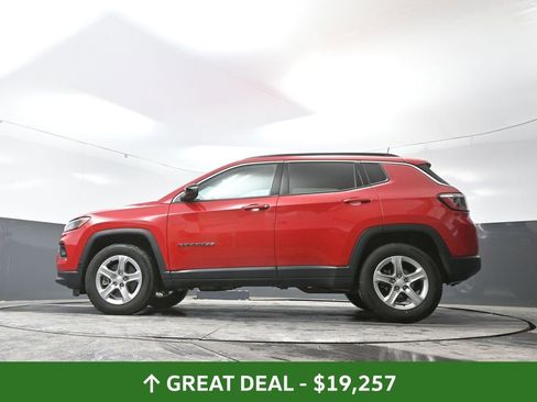 Used 2024 Jeep Compass Latitude image 54