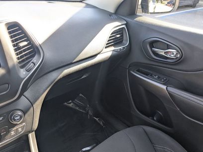 Used 2019 Jeep Cherokee Latitude w/ Popular Appearance Group