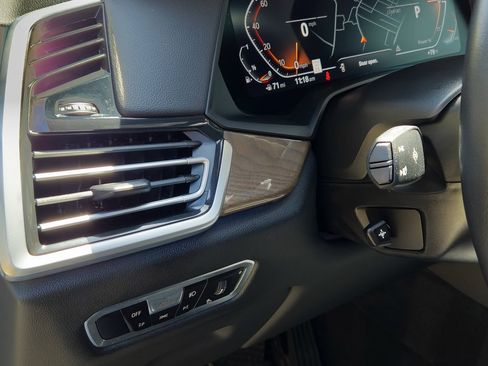 Used 2023 BMW X5 xDrive40i w/ Parking Assistance Package image 13