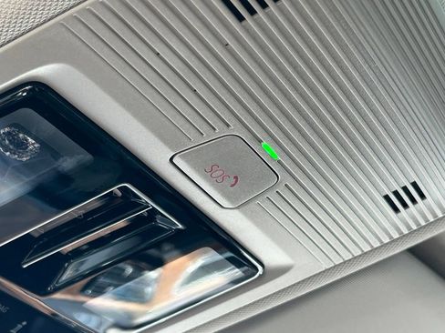New 2026 Volkswagen Atlas SE FWD image 29