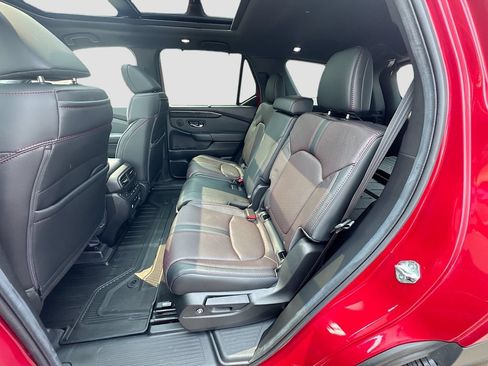 Used 2025 Honda Pilot Black Edition image 24