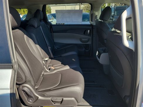 New 2026 Kia Carnival EX image 12