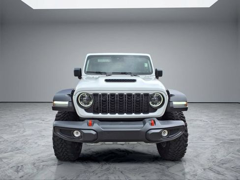 Used 2024 Jeep Gladiator Mojave w/ Convenience Group AWD/4WD image 2