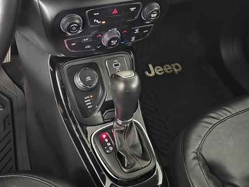 Used 2018 Jeep Compass Limited w/ Navigation Group AWD/4WD image 22