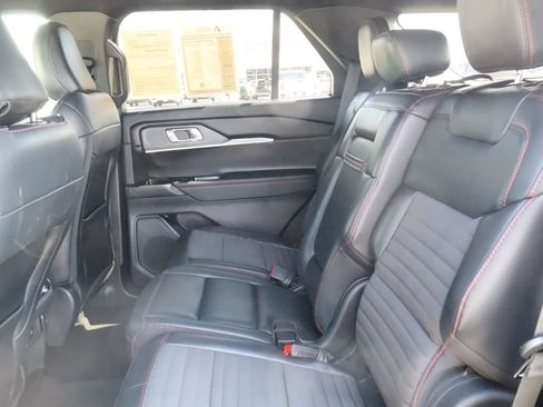 Used 2025 Ford Explorer ST-Line w/ Premium Package RWD image 34