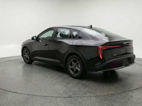 Used 2025 Kia K4 LXS image 6