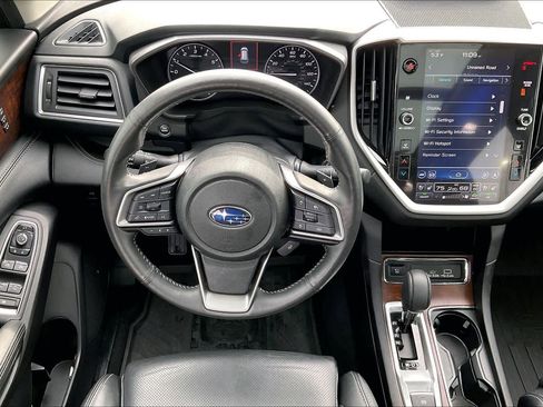 Used 2023 Subaru Ascent Touring image 5