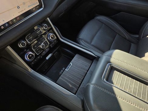 Used 2021 GMC Yukon Denali w/ Denali Ultimate Package image 20