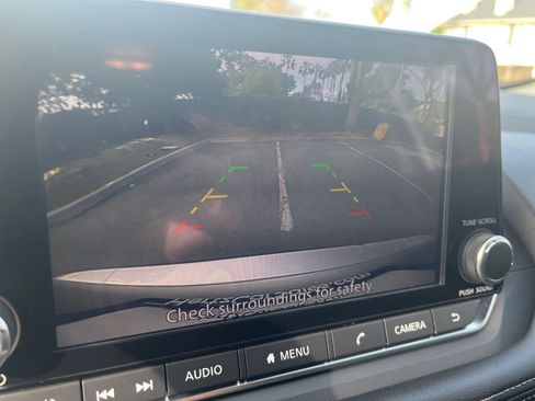 Used 2025 Nissan Rogue SV image 25