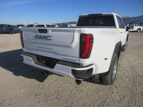 New 2026 GMC Sierra 3500 Denali Ultimate AWD/4WD image 5