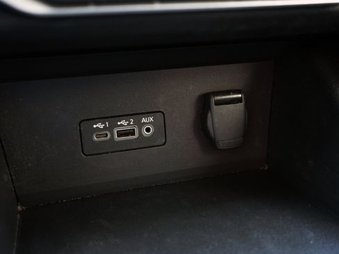 Used 2023 Nissan Sentra SR w/ SR Premium Package image 33