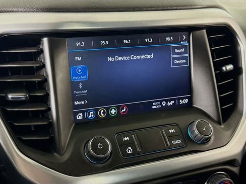 Used 2023 GMC Acadia SLE image 14