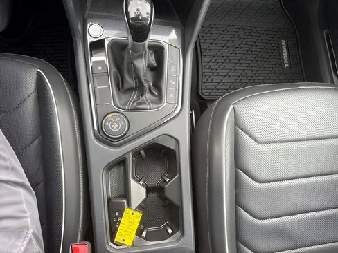 Used 2023 Volkswagen Tiguan SEL R-Line AWD/4WD image 17