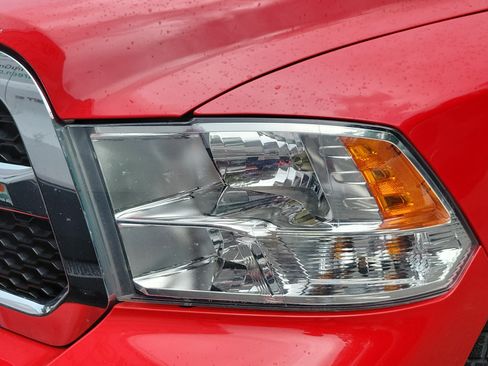 Used 2021 RAM 1500 Classic SLT RWD image 9