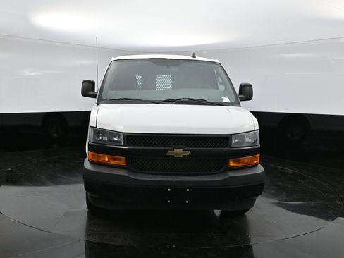 Used 2022 Chevrolet Express 2500 w/ Driver Convenience Package image 2