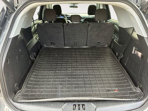 Used 2022 Ford Explorer XLT image 18