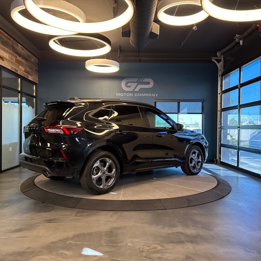 Used 2023 Ford Escape ST-Line w/ Tech Pack #1 AWD/4WD image 3