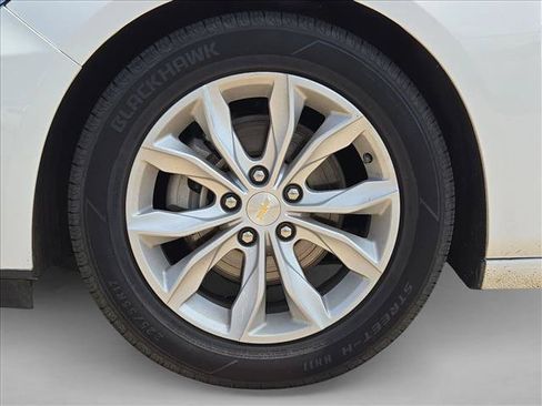 Used 2025 Chevrolet Malibu LT FWD image 15