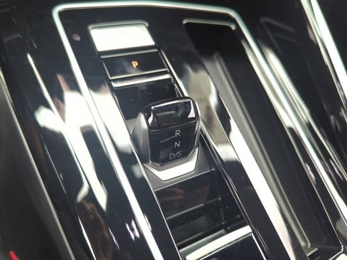 New 2025 Volkswagen Golf SE image 15