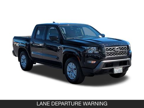 Certified 2022 Nissan Frontier SV RWD image 2