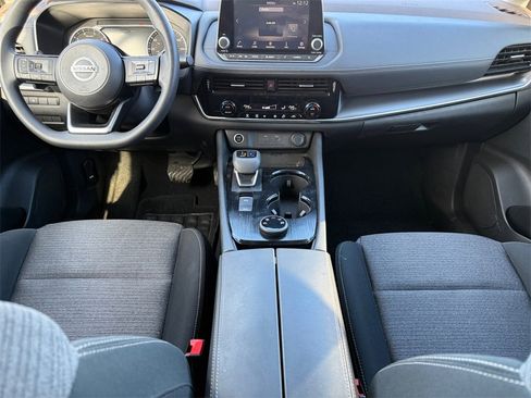 Certified 2021 Nissan Rogue SV image 10